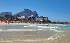 Apartamento Barramares Flat - Condomínio em frente à praia da Barra da Tijuca